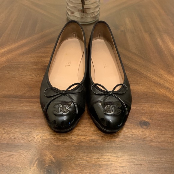 CHANEL Shoes - CHANEL women’s shoes loafers flats black leather